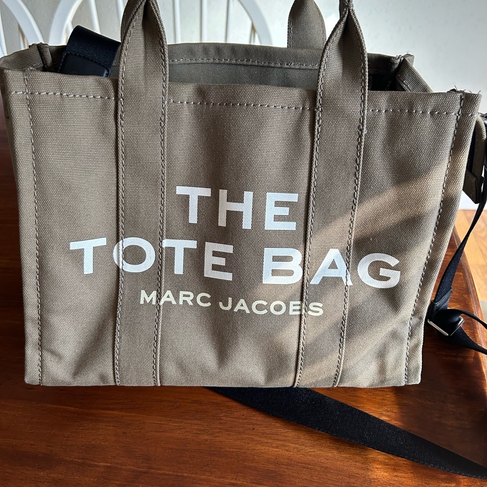 Marc Jacobs - The Tote Bag